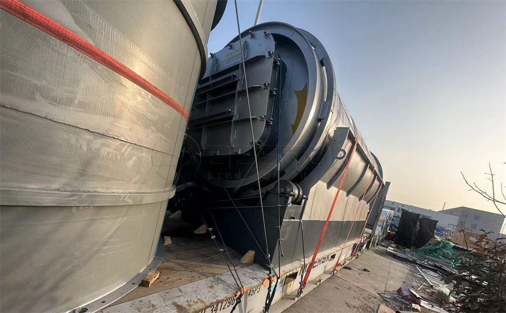 塞浦路斯BLJ-6廢塑料煉油設(shè)備發(fā)貨