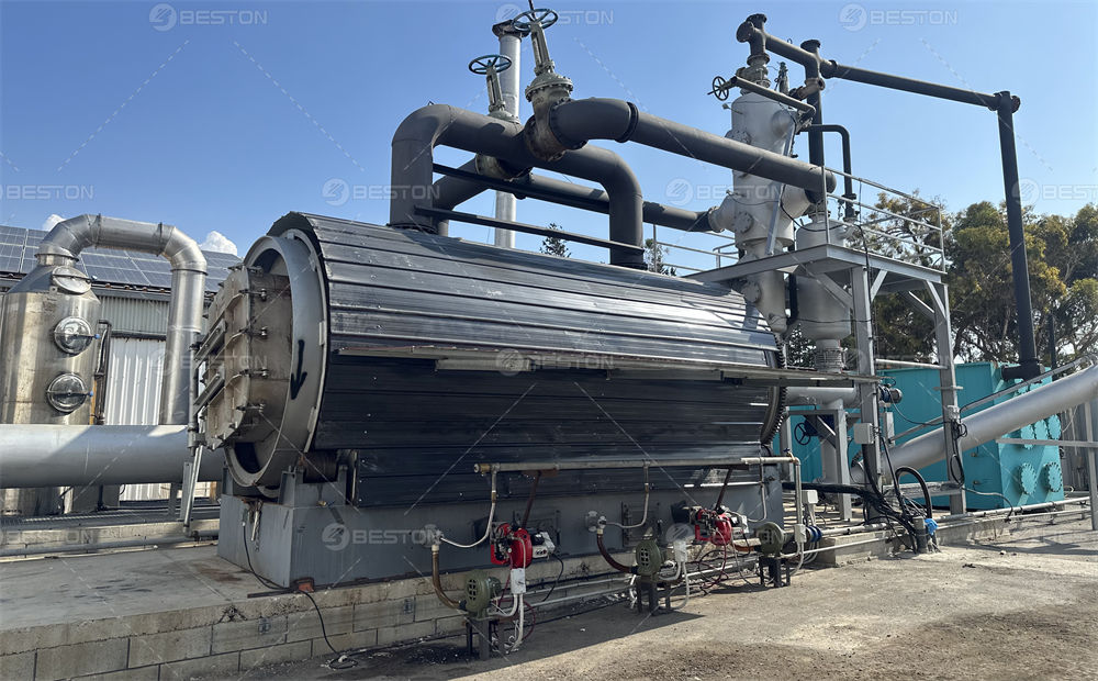 塞浦路斯BLJ-6廢塑料煉油設(shè)備運(yùn)行